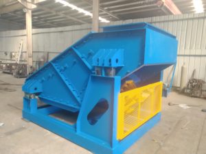 Petroleum coke screener